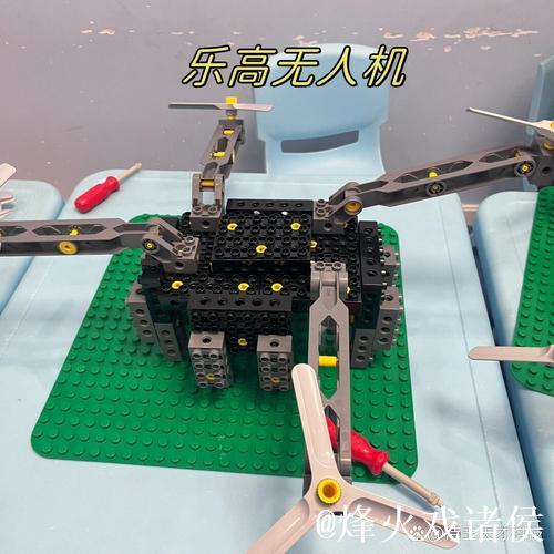 无人机挑战空中积木游戏