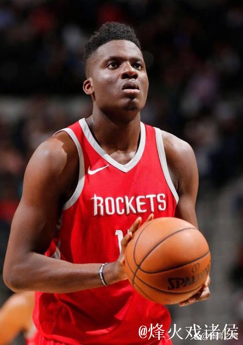 告别卡佩拉！火箭、凯尔特人、雄鹿三方交易达成，1米85后卫加盟休城